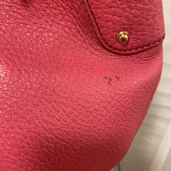 Authentic Gucci crescent hobo shoulder bag in pink - Picture 6 of 11